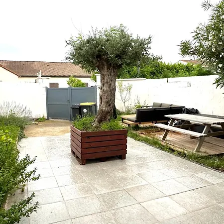 Grande Maison Avec Exterieur * 瓦朗斯