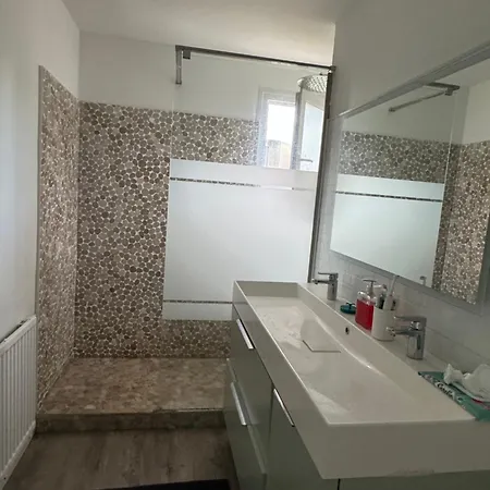 Grande Maison Avec Exterieur *